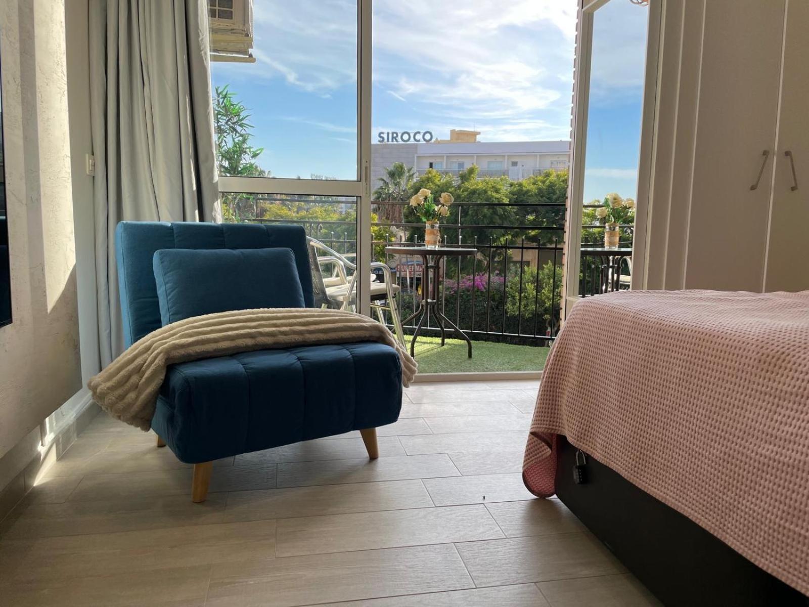 בנאלמדנה Studio With Views Next To Puerto Marina The Green Door מראה חיצוני תמונה